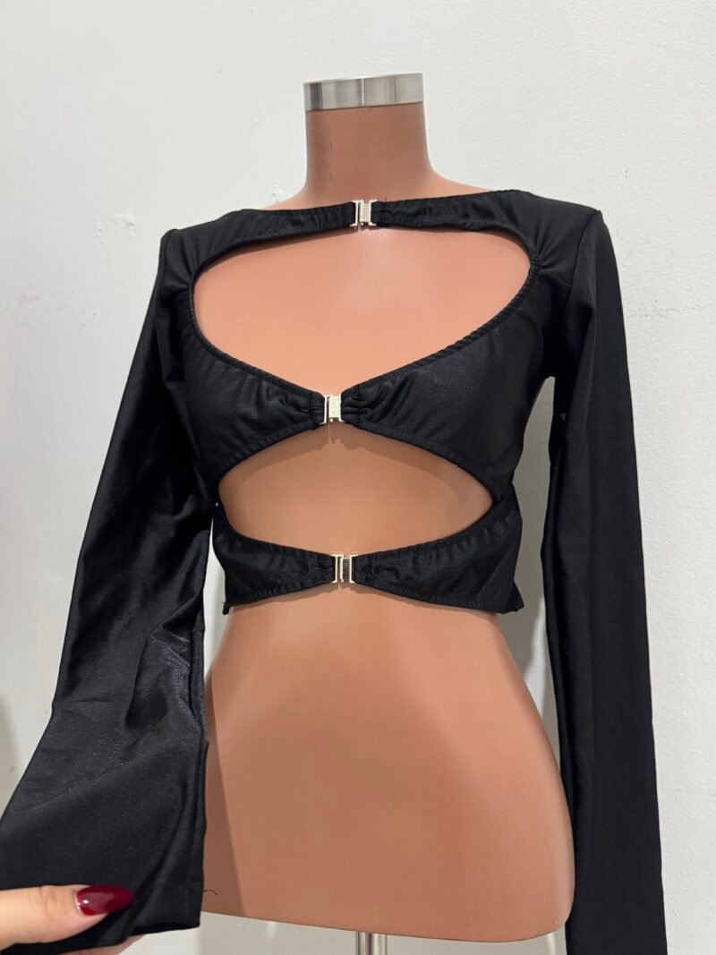CROPPED KYRA MANGA LONGA COM DETALHE EM FECHO PRATA EM POLIAMIDA ACETINADA – Imagem 2 [nsid:919026148]