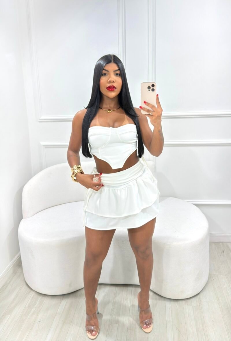CONJUNTO KIRA EM MALHA ESCUBA COM FRANZIDO NAS LATERAIS DA SAIA E REGULAGEM NO CROPPED – Imagem 2 [nsid:919035375]