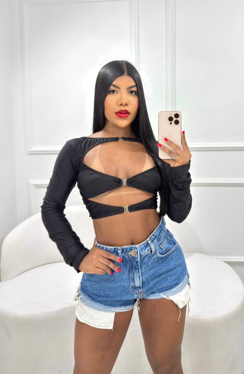 CROPPED KYRA MANGA LONGA COM DETALHE EM FECHO PRATA EM POLIAMIDA ACETINADA – Imagem 1 [nsid:919026113]