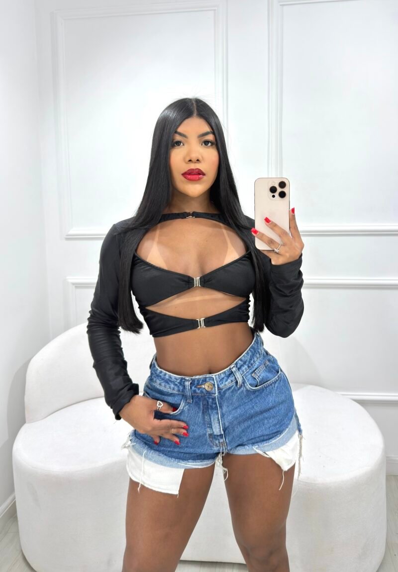 CROPPED KYRA MANGA LONGA COM DETALHE EM FECHO PRATA EM POLIAMIDA ACETINADA – Imagem 4 [nsid:919026114]