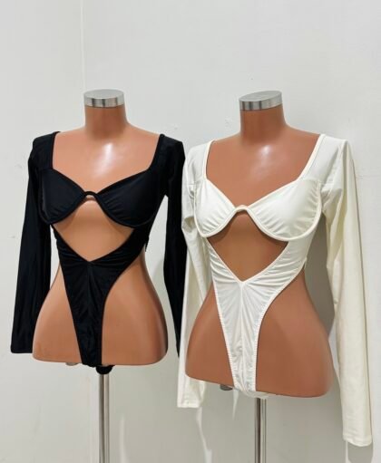 BODY MUSO EM POLIAMIDA ACETINADA COM ARO DE SUSTENTAÇÃO, MANGA LONGA E FECHO – Imagem 1 [nsid:924124570]