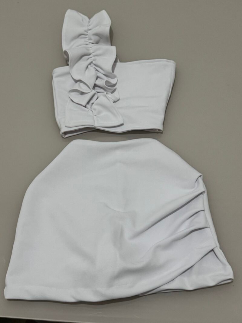 CONJUNTO EXCLUSIVO SHORT SAIA EM MALHA ESCUBA – Imagem 2 [nsid:785858172]
