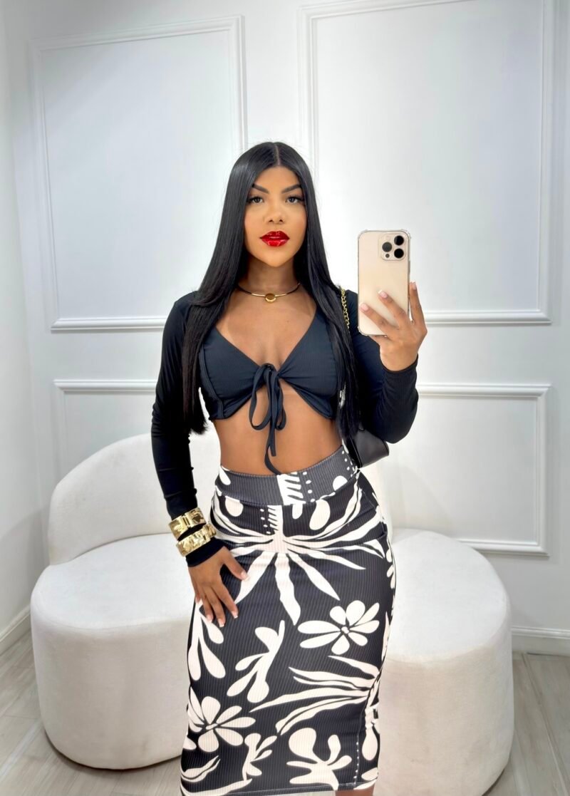 CROPPED SOLANGE MANGA LONGA EM RIBANINHA CANELADA – Imagem 3 [nsid:930280776]