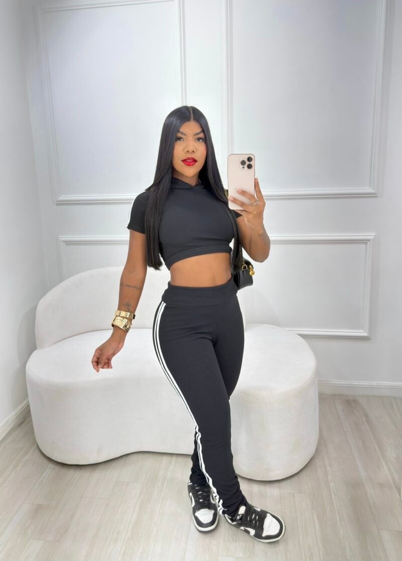 CONJUNTO CINTIA EM ANARRUGA (CROPPED COM CAPUZ) – Imagem 1 [nsid:934675845]