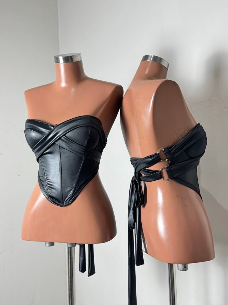 CORSELET MALLU EM CIRRÊ ACETINADO COM BOJO, BARBATANAS E TRANÇADO NAS COSTAS – Imagem 1 [nsid:935752929]