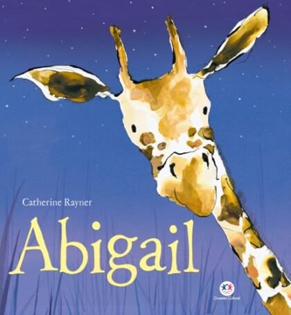 Abigail sorrindo.