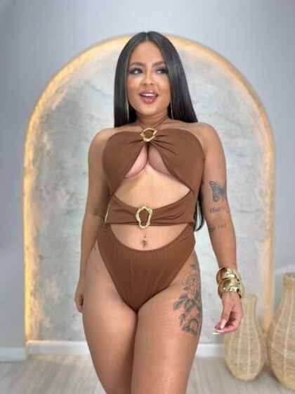 BODY RECORTE EM MALHA SUPLEX COM DETALHE DOURADO E BOJO – Imagem 1 [nsid:826961065]