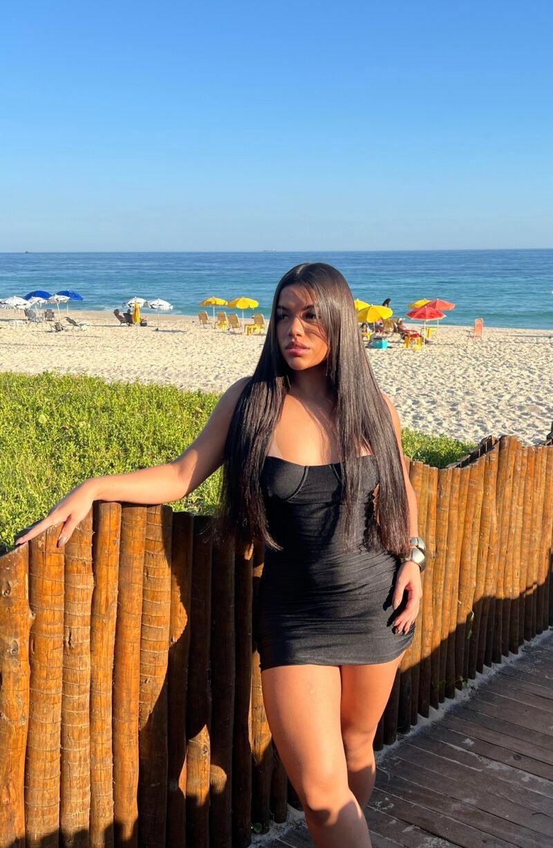 VESTIDO MEIA TAÇA EM POLIAMIDA ACETINADA COM ARO DE SUSTENTAÇÃO, ELÁSTICO FRANZIDO COM EFEITO EMPINA BUMBUM E REGULAGEM NA ALÇA – Imagem 9 [nsid:821719433]