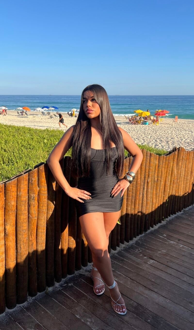 VESTIDO MEIA TAÇA EM POLIAMIDA ACETINADA COM ARO DE SUSTENTAÇÃO, ELÁSTICO FRANZIDO COM EFEITO EMPINA BUMBUM E REGULAGEM NA ALÇA – Imagem 8 [nsid:821719435]