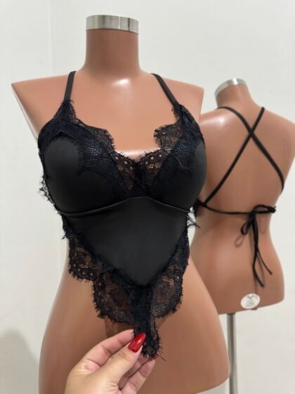 CROPPED FRENTE ÚNICA EM CIRRÊ ACETINADO, RENDA E BOJO – Imagem 1 [nsid:849298048]