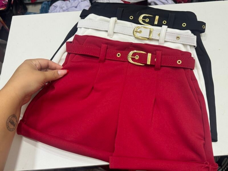 SHORT CANDY EM NEOPRENE COM CINTO DOURADO – Imagem 1 [nsid:762930218]