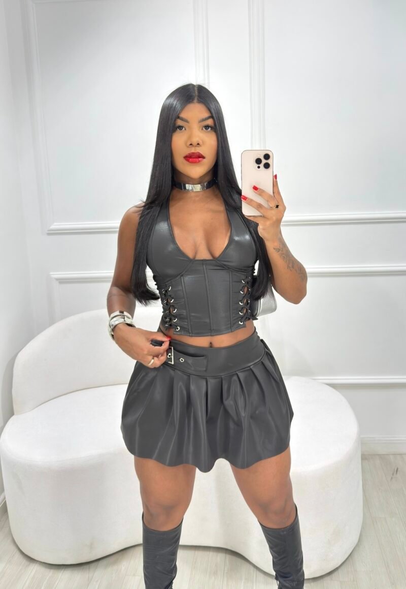 CROPPED TIFFANY EM CIRRÊ ACETINADO COM BARBATANAS E ILHÓS – Imagem 2 [nsid:912964687]