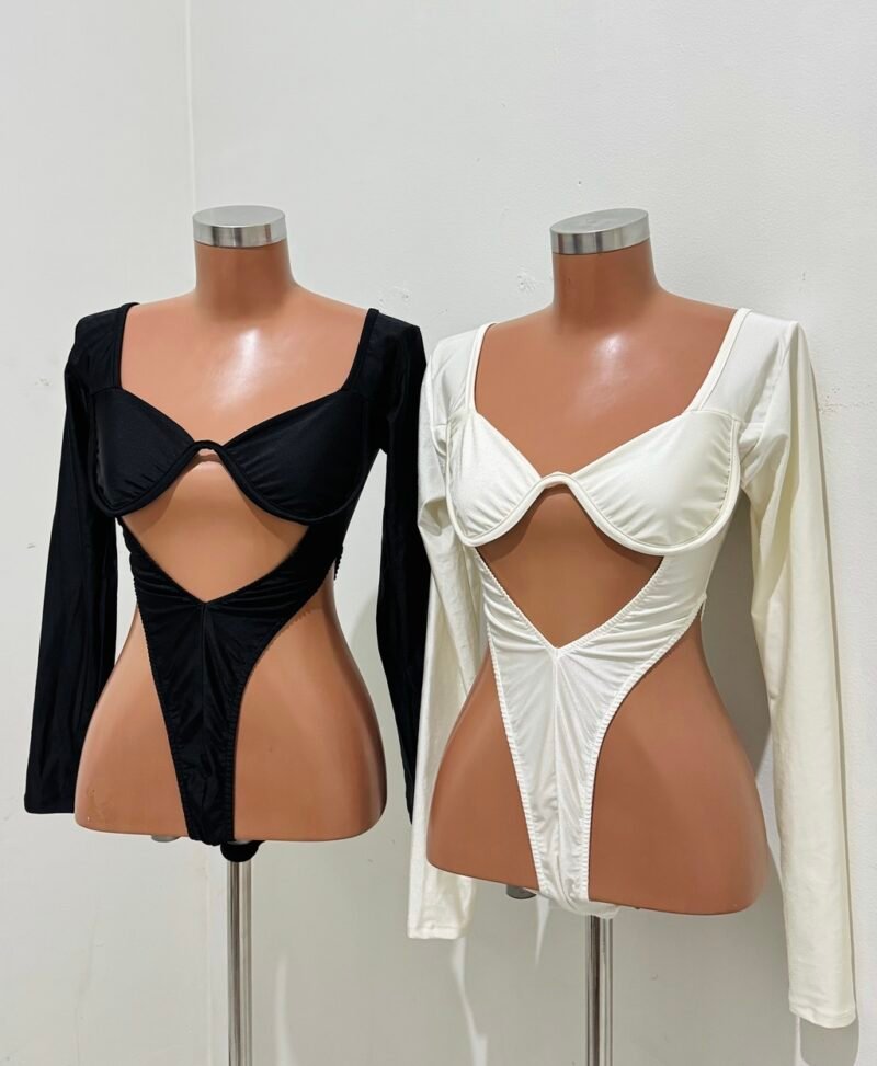 BODY MUSO EM POLIAMIDA ACETINADA COM ARO DE SUSTENTAÇÃO, MANGA LONGA E FECHO – Imagem 1 [nsid:924124570]