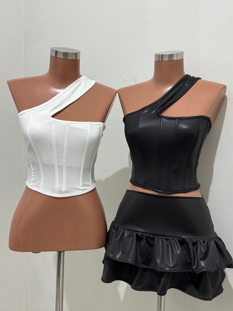 CROPPED LARISSA COM BARBATANAS EM CIRRÊ ACETINADO – Imagem 2 [nsid:967222901]