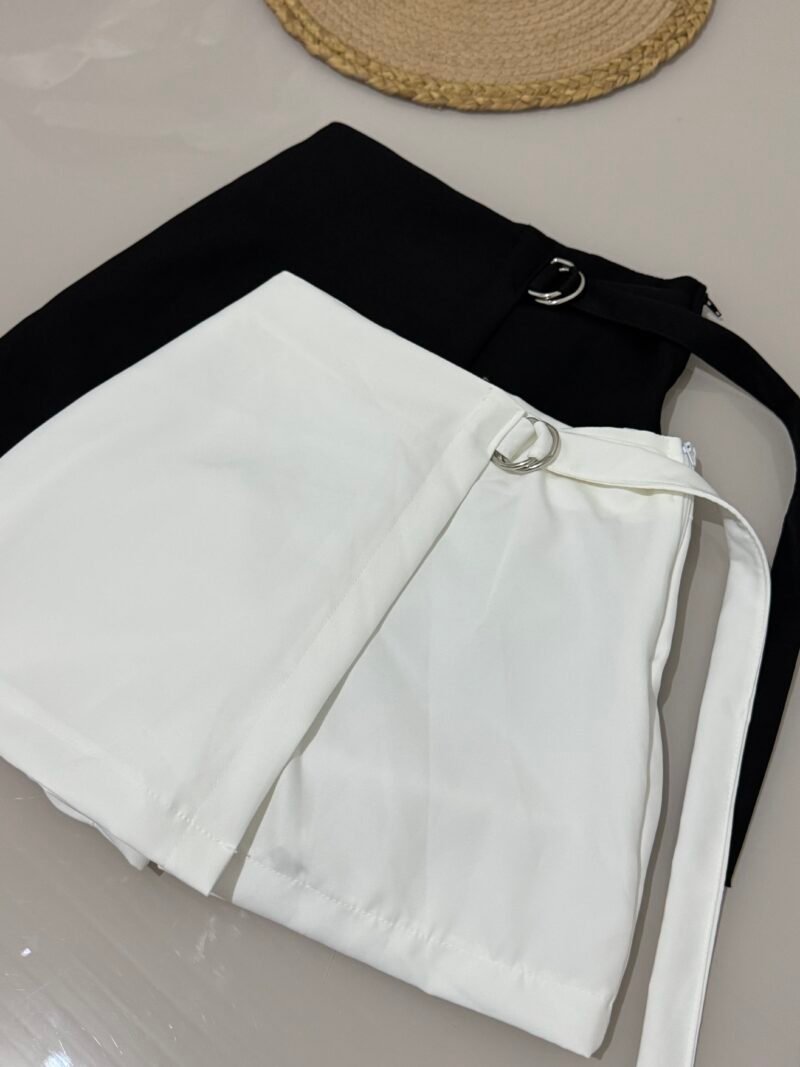 SHORT SAIA ARGOLA EM ALFAIATARIA COM ZÍPER LATERAL – Imagem 1 [nsid:978356037]