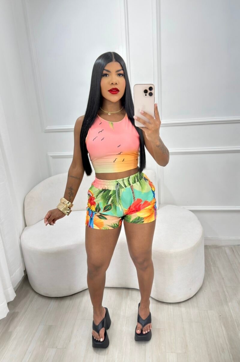 CONJUNTO ESTAMPA DIGITAL EM MALHA SUPLEX ( CROPPED + SHORT) – Imagem 7 [nsid:978361473]