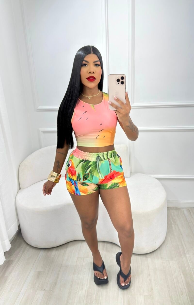 CONJUNTO ESTAMPA DIGITAL EM MALHA SUPLEX ( CROPPED + SHORT) – Imagem 9 [nsid:978361469]