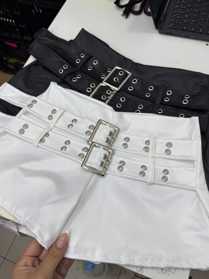SHORT FIVELA DUPLA EM CIRRE ACETINADO – Imagem 1 [nsid:987662153]