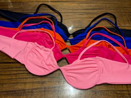 CROPPED ARO LORENA EM MALHA SUPLEX COM REGULAGEM NAS COSTAS – Imagem 3 [nsid:990966737]
