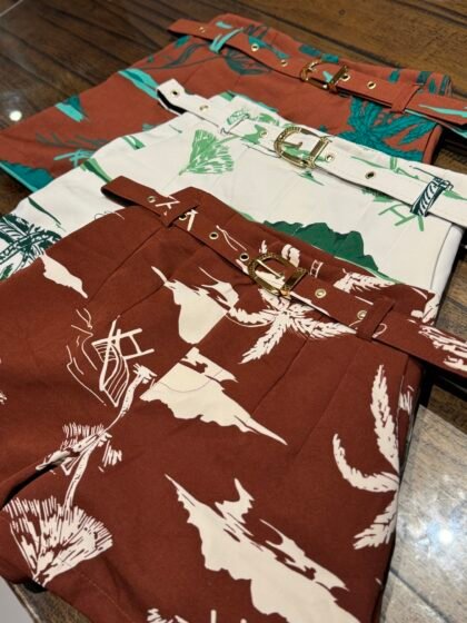 SHORT ESTAMPADO COM CINTO ENCAPADO COM ZÍPER LATERAL – Imagem 1 [nsid:990972129]
