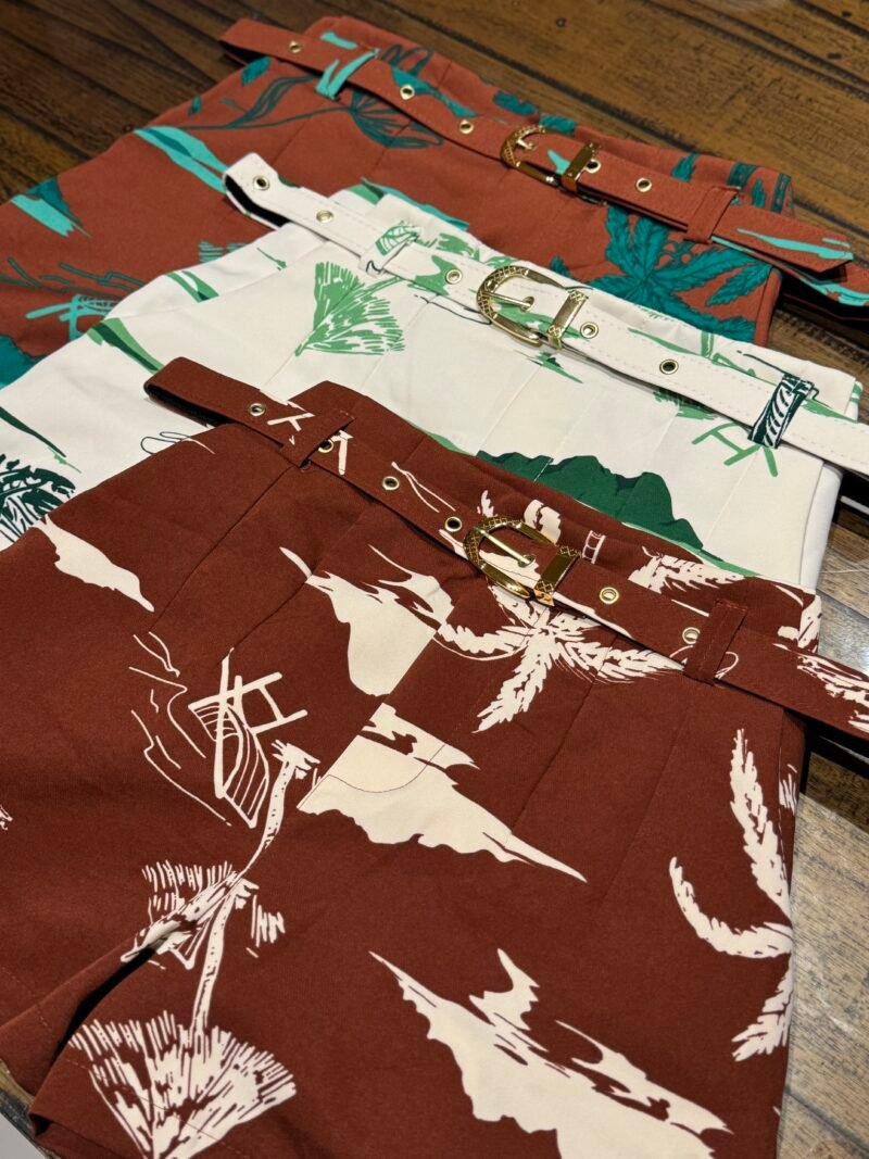 SHORT ESTAMPADO COM CINTO ENCAPADO COM ZÍPER LATERAL – Imagem 2 [nsid:990972142]