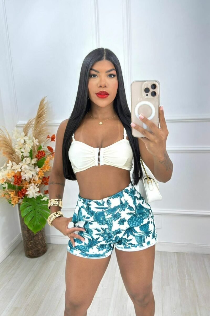 CROPPED LOVE EM POLIAMIDA ACETINADA COM DETALHE EM CORAÇÃO, COLCHETES E REGULAGEM NAS ALÇAS – Imagem 2 [nsid:946044715]