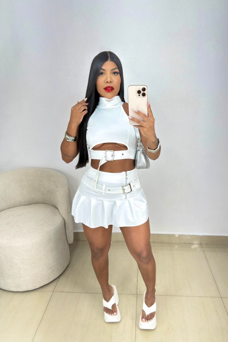 CROPPED GOLA COM FIVELA EM CIRRÊ ACETINADO – Imagem 4 [nsid:1010704446]