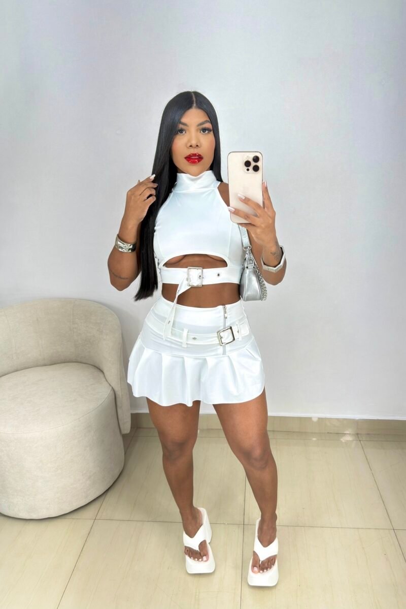 SAIA FIVELA COM ZÍPER EM CIRRÊ ACETINADO COM HOTPANTS EMBUTIDA – Imagem 2 [nsid:1010705107]