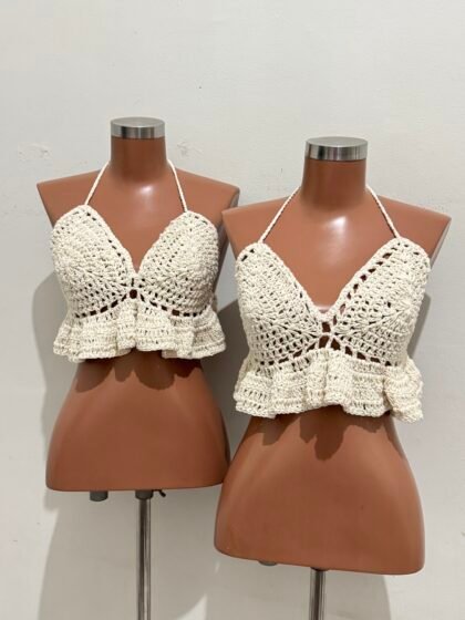 CROPPED EM CROCHÊ COM REGULAGEM NAS COSTAS – Imagem 1 [nsid:997306913]