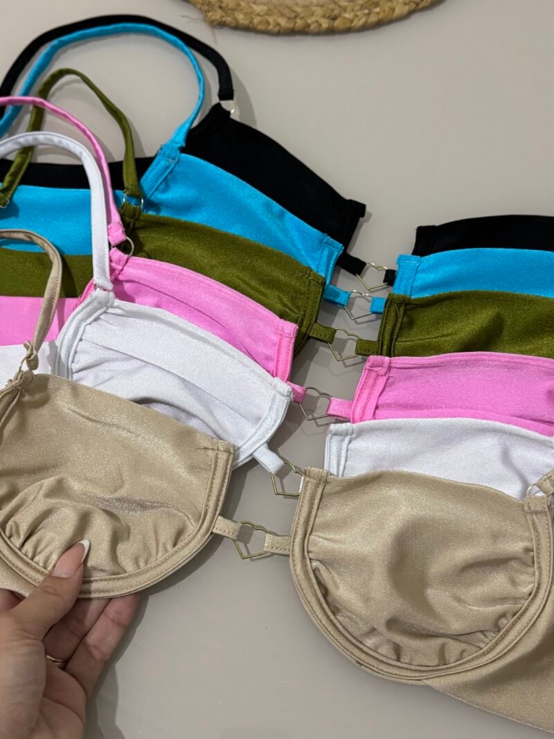 CROPPED THALIA EM POLIAMIDA ACETINADA COM ARO DE SUSTENTAÇÃO, REGULAGEM NA ALÇA E COSTAS – Imagem 4 [nsid:1010644827]