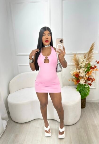 VESTIDO ARGOLA EM MALHA SUPLEX COM AMARRAÇÃO NO PESCOÇO – Imagem 1 [nsid:950438393]